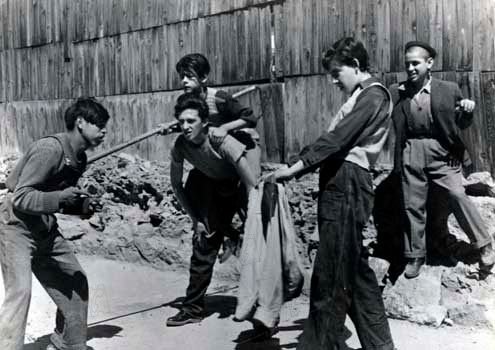 Los olvidados : Foto Luis Buñuel