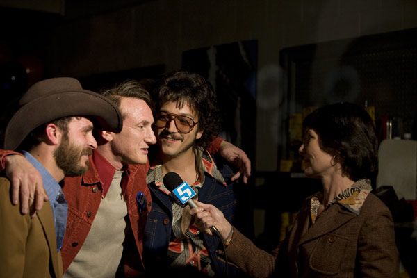 Milk: Un hombre, una revolución, una esperanza : Foto Gus Van Sant, Diego Luna, Sean Penn