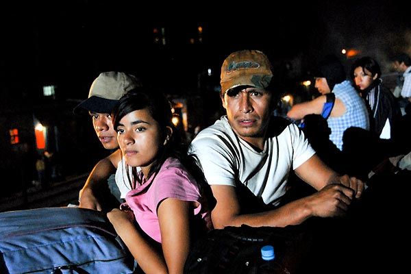 Sin nombre : Foto Paulina Gaitán, Memo Villegas, Gerardo Taracena