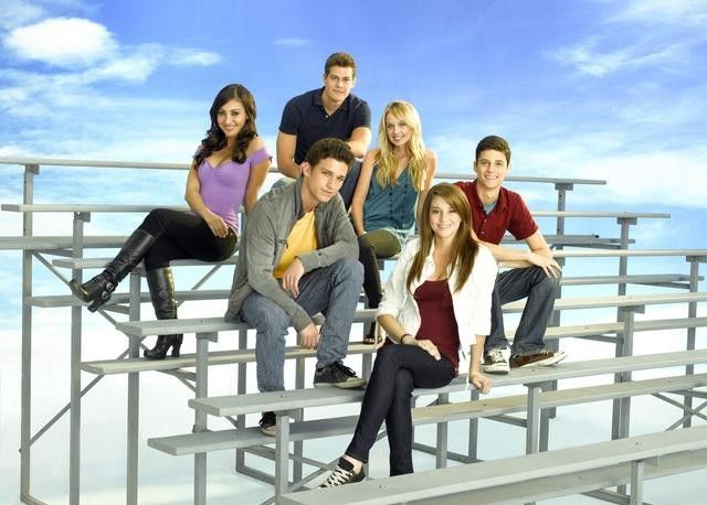 Foto Francia Raisa, Shailene Woodley, Megan Park