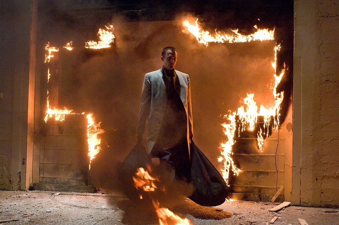 Legión de ángeles : Foto Paul Bettany