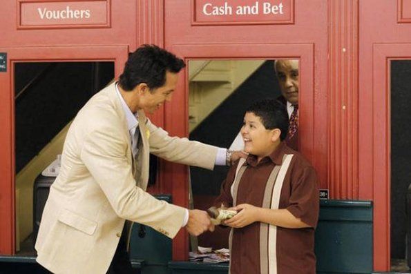 Modern Family : Foto Rico Rodriguez, Benjamin Bratt