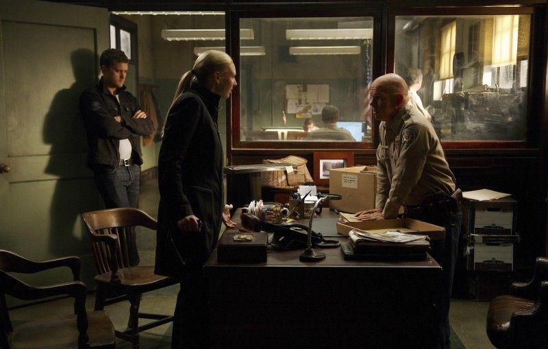 Foto Anna Torv, Charles Martin Smith, Joshua Jackson