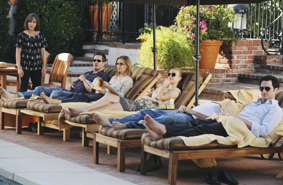 Foto Luke MacFarlane, Calista Flockhart, Matthew Rhys, Emily VanCamp