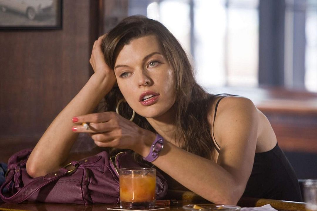 Stone : Foto Milla Jovovich
