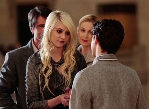 Foto Kelly Rutherford, Matthew Settle, Taylor Momsen