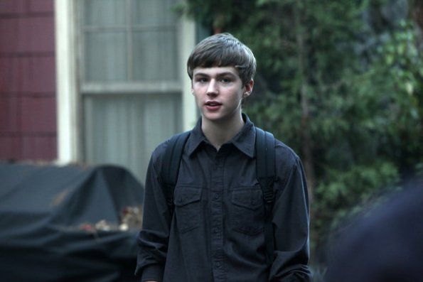 Foto Miles Heizer