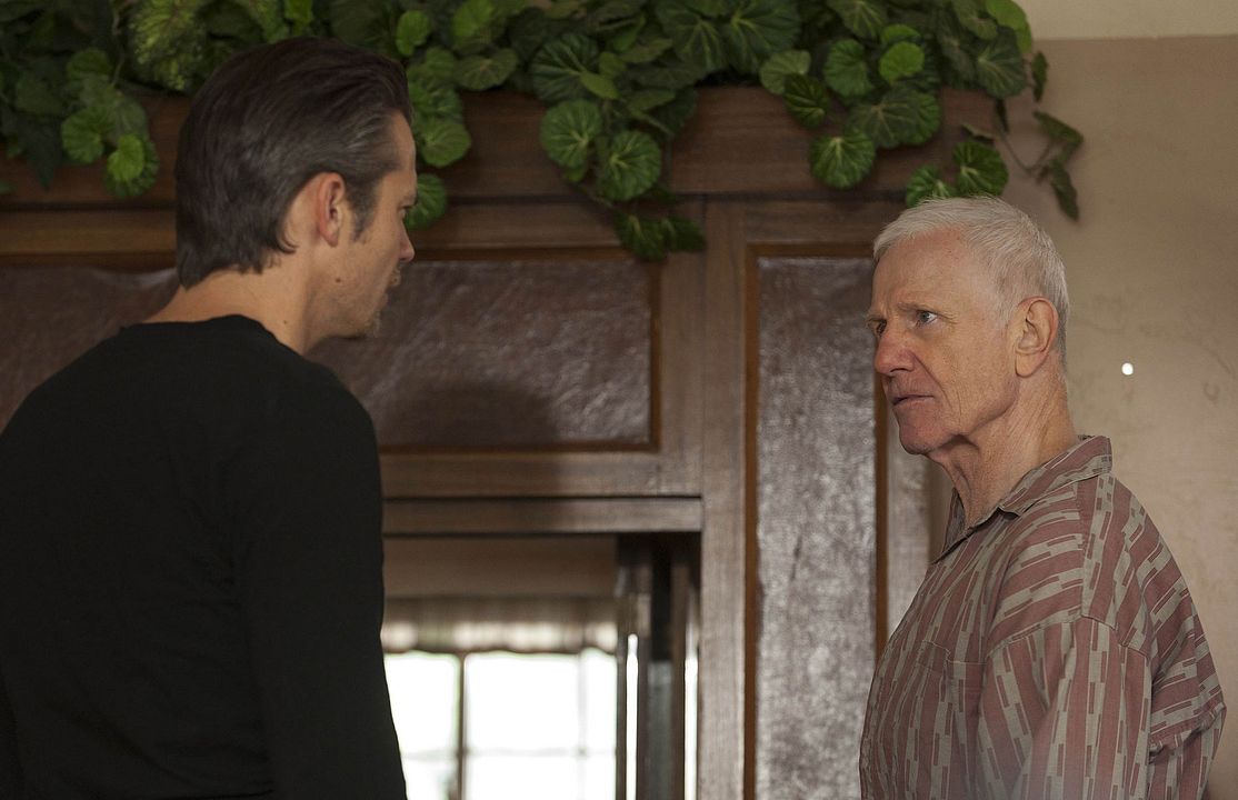 Justified: La ley de Raylan : Foto Raymond J. Barry, Timothy Olyphant