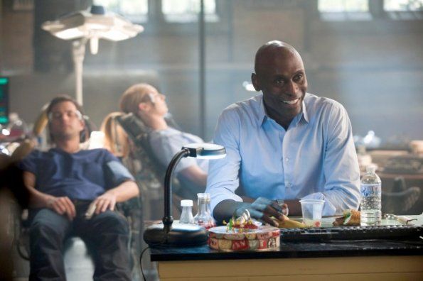 Fringe : Foto Anna Torv, Lance Reddick, Joshua Jackson