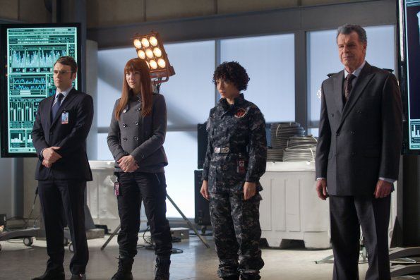 Fringe : Foto John Noble, Anna Torv