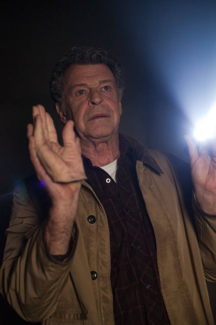 Fringe : Foto John Noble