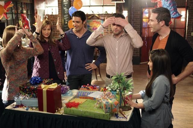 Foto Rachel Griffiths, Luke MacFarlane, Matthew Rhys