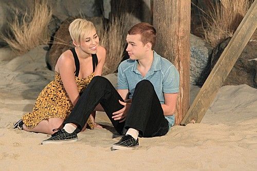 Two and a Half Men : Foto Miley Cyrus