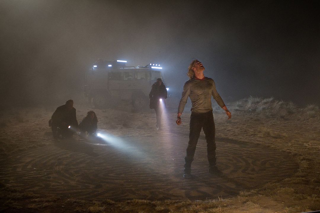 Thor : Foto Kat Dennings, Stellan Skarsgård, Chris Hemsworth, Natalie Portman