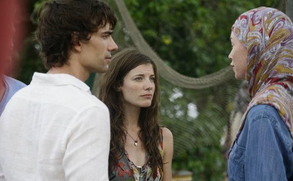 Foto Christopher Gorham, Julianne Nicholson