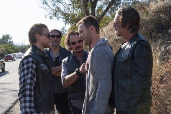 Hijos de la anarquía : Foto Joel McHale, Jimmy Smits, Kim Coates, Charlie Hunnam