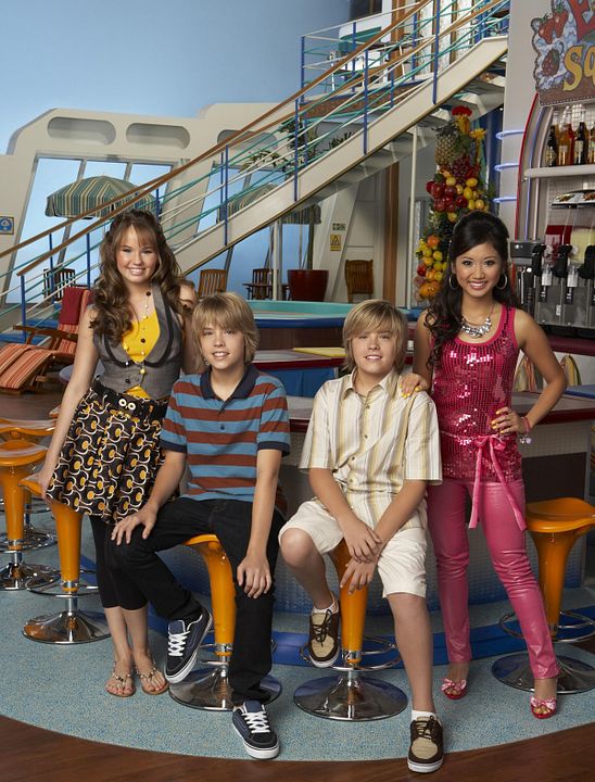 Foto Cole Sprouse, Dylan Sprouse, Debby Ryan, Brenda Song