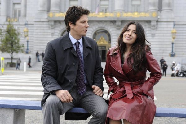 Foto Sarah Shahi, Michael Trucco