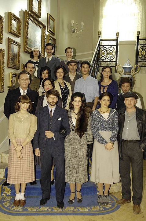 Foto Úrsula Corberó, Verónica Sánchez, Fernando Cayo, Carolina Lapausa