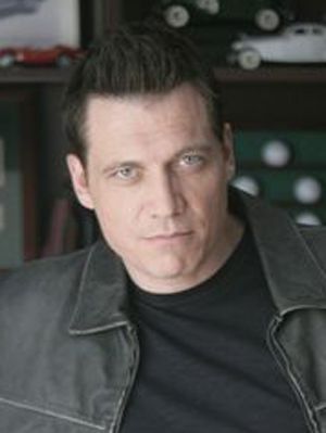 Póster Holt McCallany