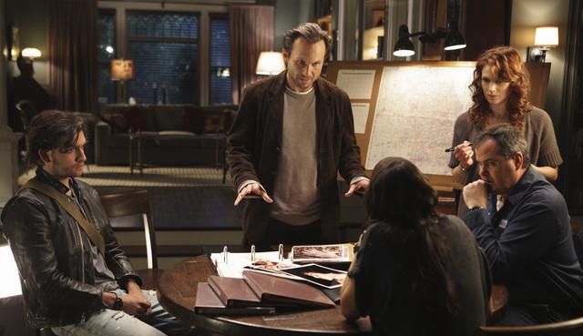 Foto Michelle Borth, Christian Slater, Anthony Carrigan