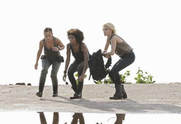 Foto Minka Kelly, Rachael Taylor