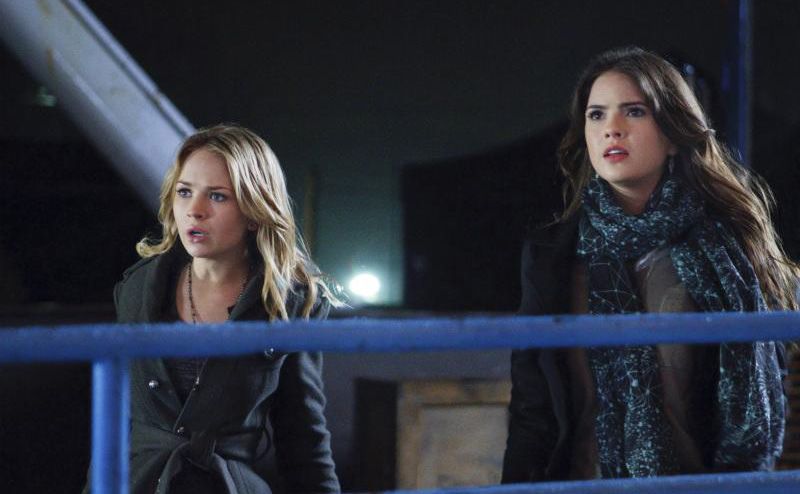Foto Shelley Hennig, Britt Robertson