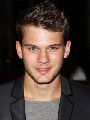 Póster Jeremy Irvine