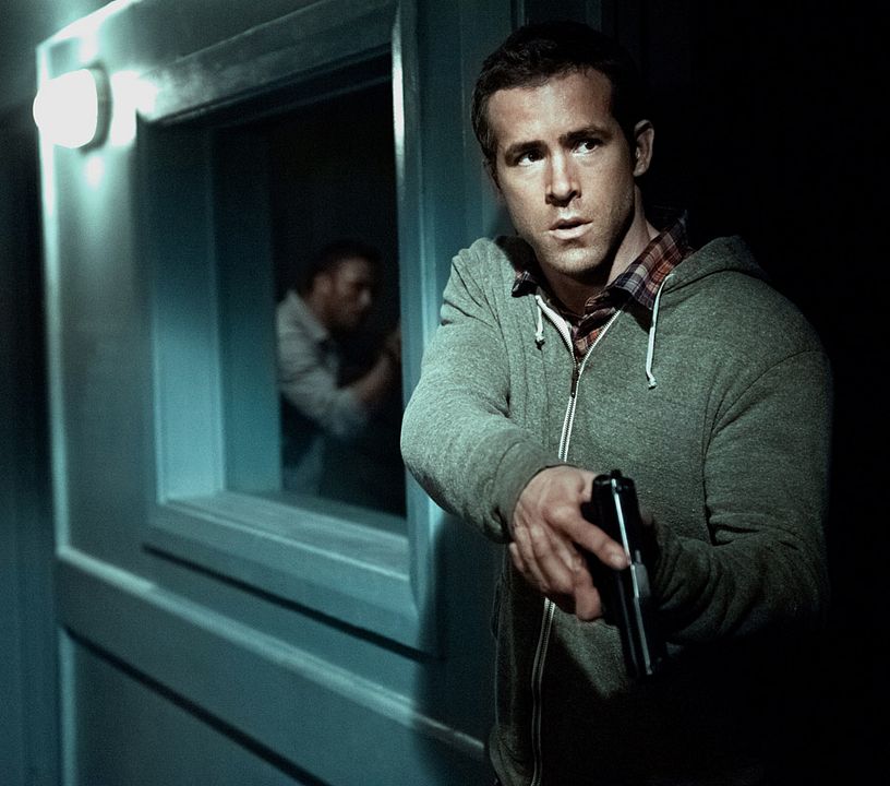Protegiendo al enemigo : Foto Ryan Reynolds