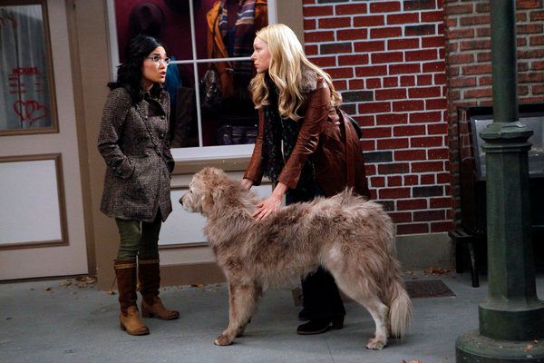 Foto Ali Wong, Laura Prepon