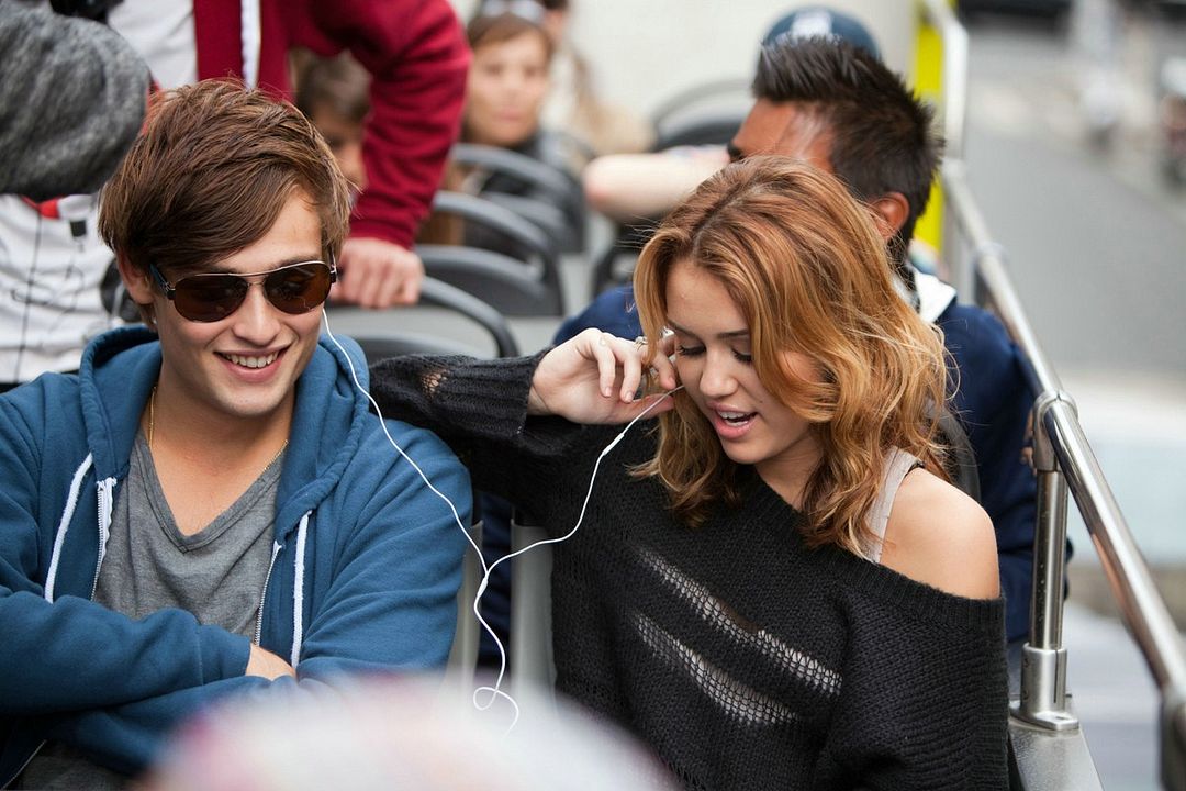 Foto Miley Cyrus, Douglas Booth