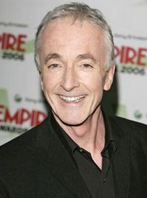 Póster Anthony Daniels