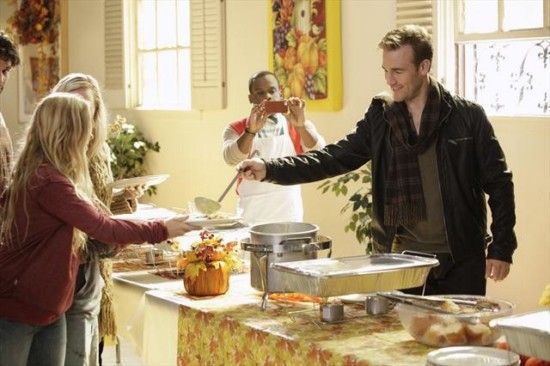 Don't Trust The B---- in Apartment 23 : Foto James Van Der Beek