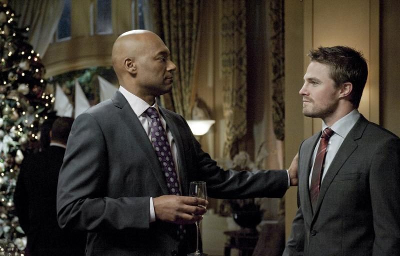 Arrow : Foto Colin Salmon, Stephen Amell