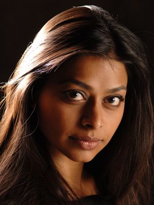 Póster Ayesha Dharker