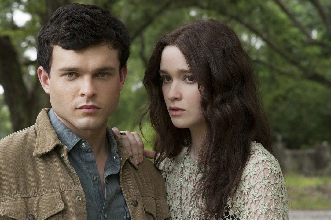 Foto Alden Ehrenreich, Alice Englert