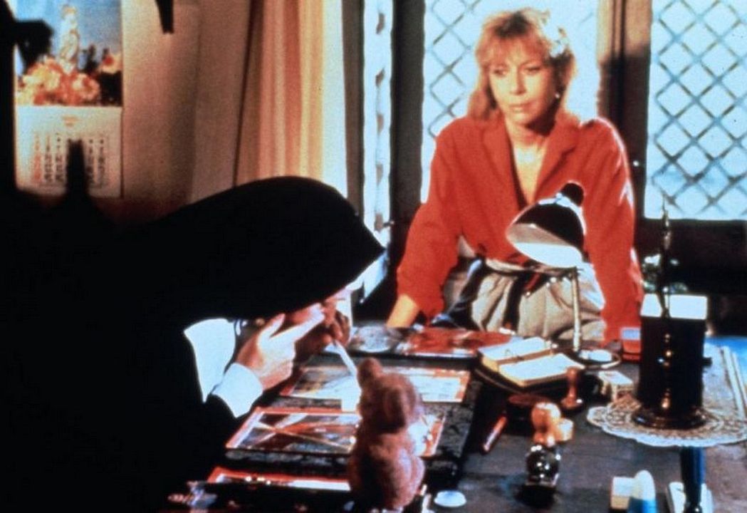 Entre tinieblas : Foto