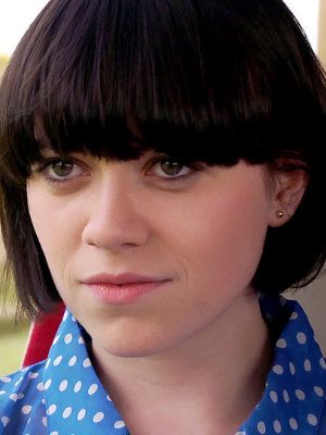 Póster Gemma-Leah Devereux