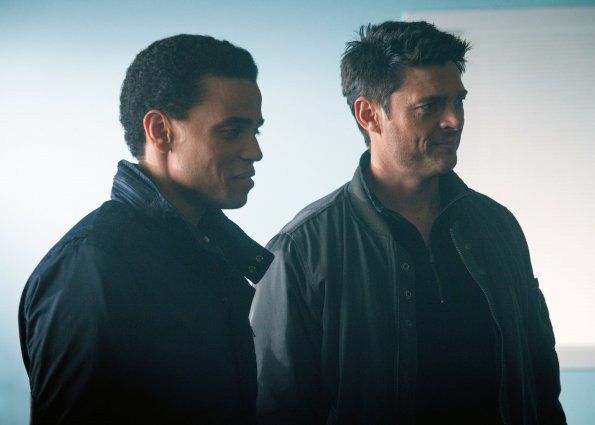 Foto Karl Urban, Michael Ealy