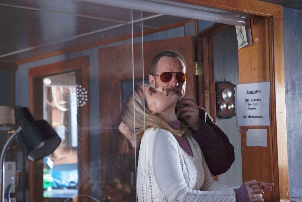 Cold Comes the Night : Foto Bryan Cranston, Alice Eve