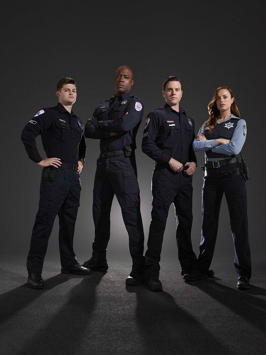 Foto Jessica McNamee, Kevin Bigley