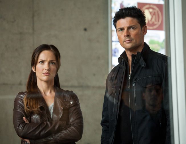 Foto Minka Kelly, Karl Urban