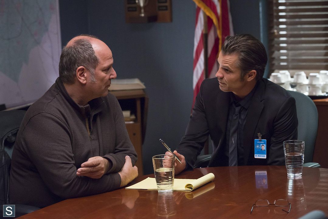 Justified: La ley de Raylan : Foto Timothy Olyphant, John Kapelos