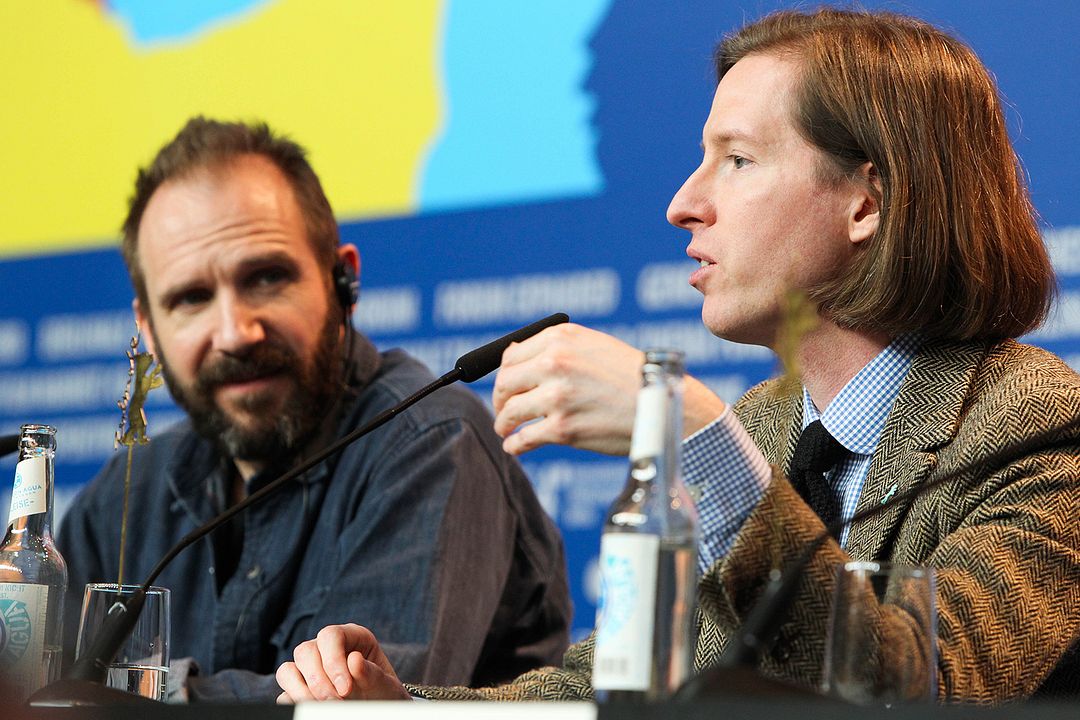 El gran Hotel Budapest : Cobertura de revista Ralph Fiennes, Wes Anderson