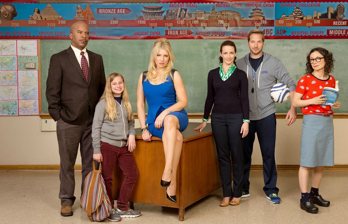 Foto Ari Graynor, Ryan Hansen, David Alan Grier, Kristin Davis