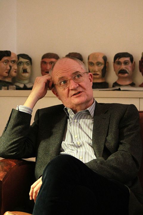Cobertura de revista Jim Broadbent