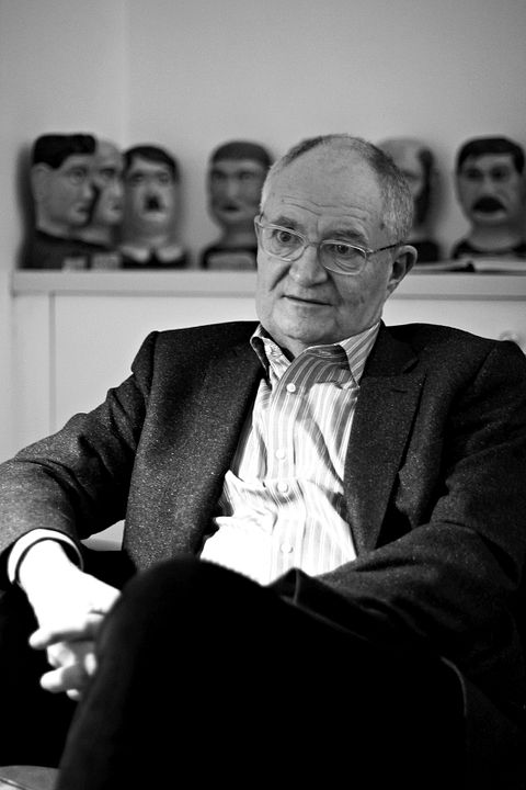 Cobertura de revista Jim Broadbent