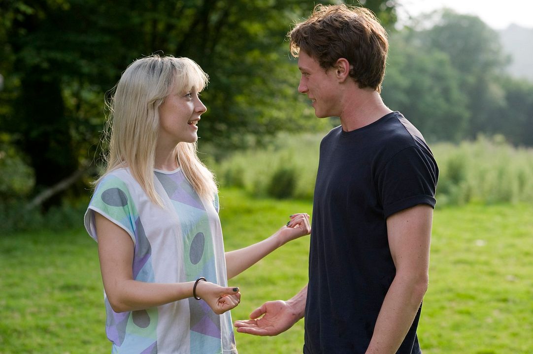 How I live now : Foto Saoirse Ronan, George MacKay