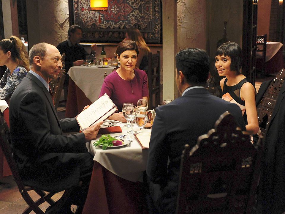 Bones : Foto Shohreh Aghdashloo