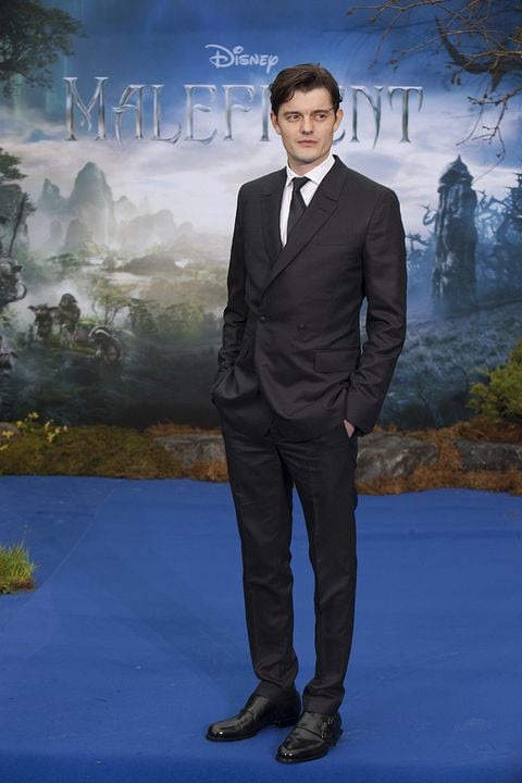 Maléfica : Cobertura de revista Sam Riley